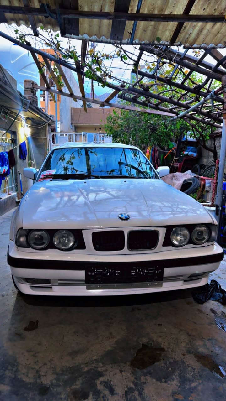 BMW 
مۆدیل۱۹۹۳ مەکینە ۲٠ ی تاک دیجیتال گیر حادی بەنزین هەر ناخوا 
گیرو مەکینە بشەرت دوکەلو بوخاریش بەشەرت 
فرۆشتنو گۆرینەوە 
نرخی ۲٠ محامەلە رانية, السليمانية


**إذا كنت صاحب هذا الإعلان وتريد حذفه لأي سبب، رجاءا أرسل رسالة إلى الدعم الفني**