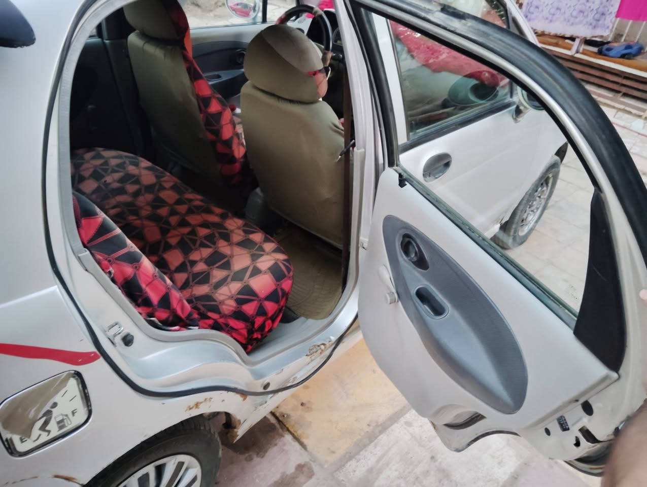 السلام عليكم كيو كيو كير عادي رقم بابل بسمي سنويه ساقطه
للبيع بسعر 25مكان الحمزه الغربي 
السياره مكفوله من كير ومكينه خير من الله 
كشره بل واقع أحله من الصور بيه خياسات موضحات بل صور شي 
بسيط تراي وين ما يعجبك كهربائيات كله شغاله تبريد شغال 
رجائن المو شراي لا يتصل ***********
