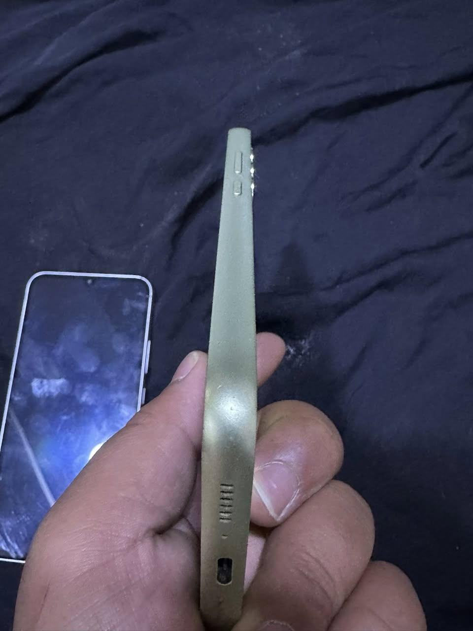 سلام عليكم جهازين A34 ذ256 نضيفات كلش كلشي موضح بل صور واحد فستقي واحد سلفر كارتونات موجوده  
سعر لواحد 350 وبي مجال حق جيه مكاني بغداد بلديات ***********
