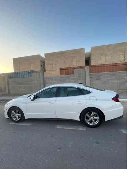 للبيع — سوناتا 2021 وارد أمريكا
📍 رقم بغداد
💰 السعر: 165 ورقة

المواصفات:
✔️ الموديل: Hyundai Sonata 2021
✔️ وارد: أمريكي
✔️ الممشى: 77,000 ألف
✔️ الحادث: جاملغ خلفي (خفيف وما مأثر على الميكانيك)
✔️ السيارة ناعمة ونظيفة جداً، بدون أي مشاكل

للتواصل : *********** Singapore
