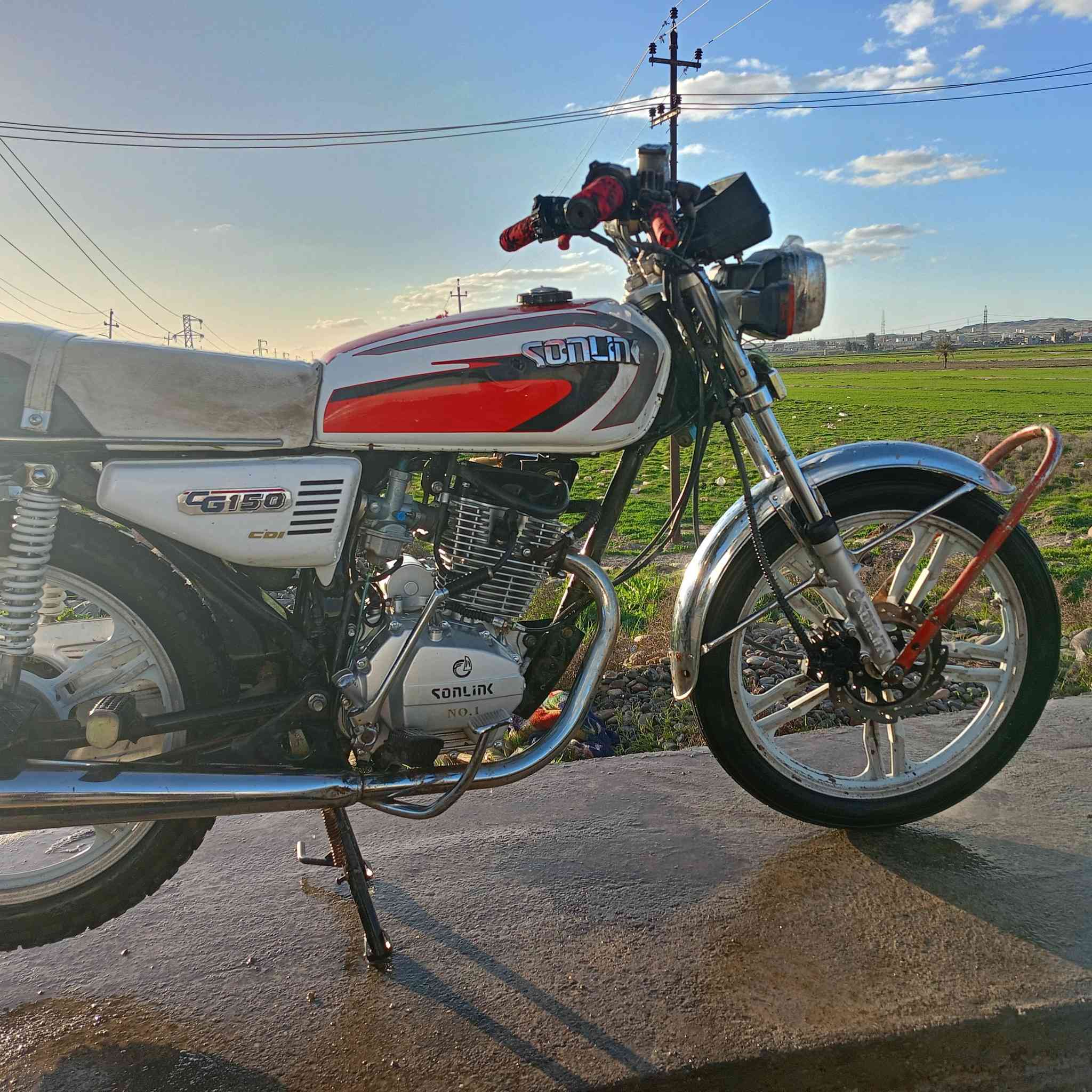 سلام عليكم  سافان موديل 2022 مكينه شرط  ما مفتوحه ماطور  جديد  نكره سلف وزن ثقيل كهربائية كلو شغال  شرط السعر  600 الستفسار علا رقم متواجد بس عل خط وع وتساب ***********
