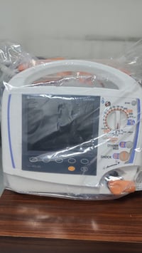 يتوفر لدى مكتبنا جهاز رجة القلب  Dc shock nihon kohden New جديد   اسعا...