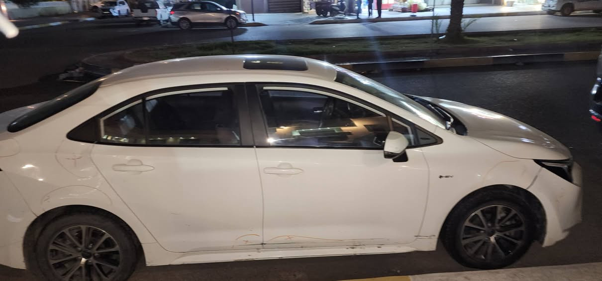 السلام عليكم تحية طيبة لكم كورلا هايبرد صيني 2024 شكل الامريكي مقاعد مخمل كشن مو كهرباء سحب مع فتحه سقف ماشيه 87الف كيلو متر 
التفاصيل مذكوره في السونار 
السعر 124 ورقه$ وبيه مجال بسيط حك الجيه
جماعه 110 لاتخابر 
سياره بأسمي شخصيا 
رقمي للاستفسار *********** فقط بيع
