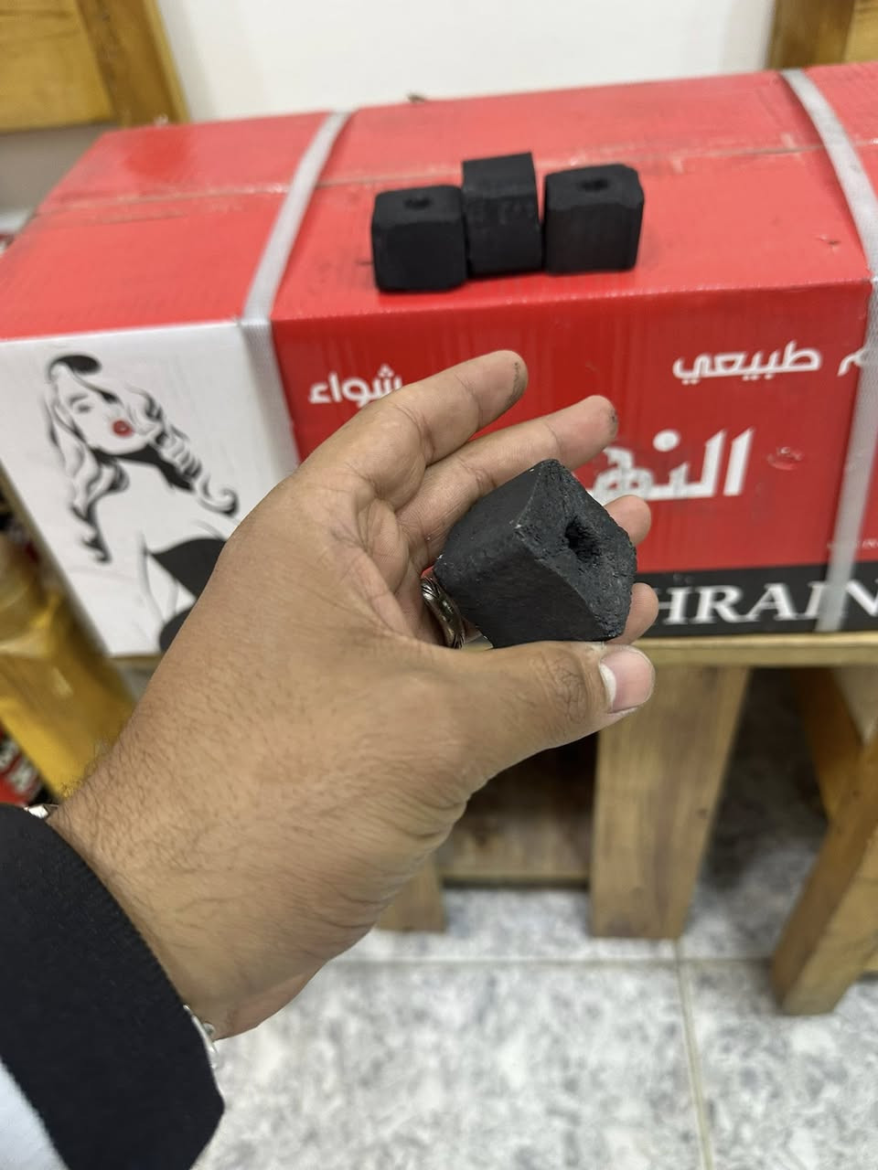 مستمرين وياكم بعروض الفحم ال١٢ كيلو✨✨🤍
 واتساب ***********
فحم النهرين صيني درجة اولى عجينة ممتازه 
راسلونه وتدللون
