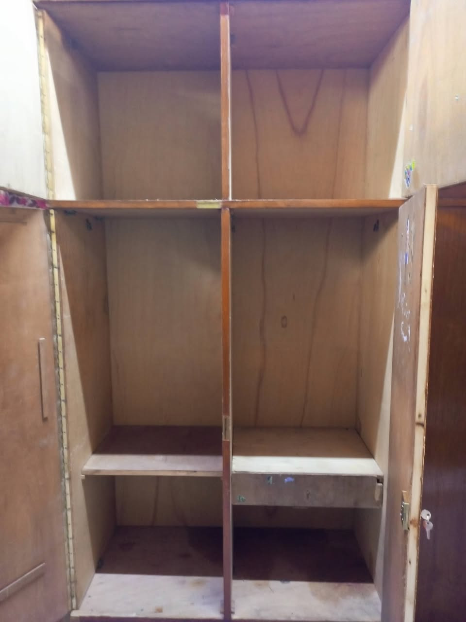 كنتور صاج عراقي 6ابواب ابو ملحق السعر 225 الف وبي مجال العنوان كركوك نهايه أسرى مفقودين مقابل بيوت دوميز معرض يونس نجار قرب جمعيه دوميز للاستفسار ***********
