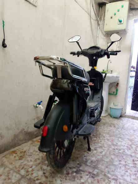 سلام عليكم شباب دراجه شحن مراوس به 13 ايفون برو ماكس سرعه 99 حقيقي 80 حجم 20 صالي سبوعين من جبتها يعني البطاريات جديدات 5 بطاريات عنوان بغداد الزعفرانيه وشكرن رقم ***********
