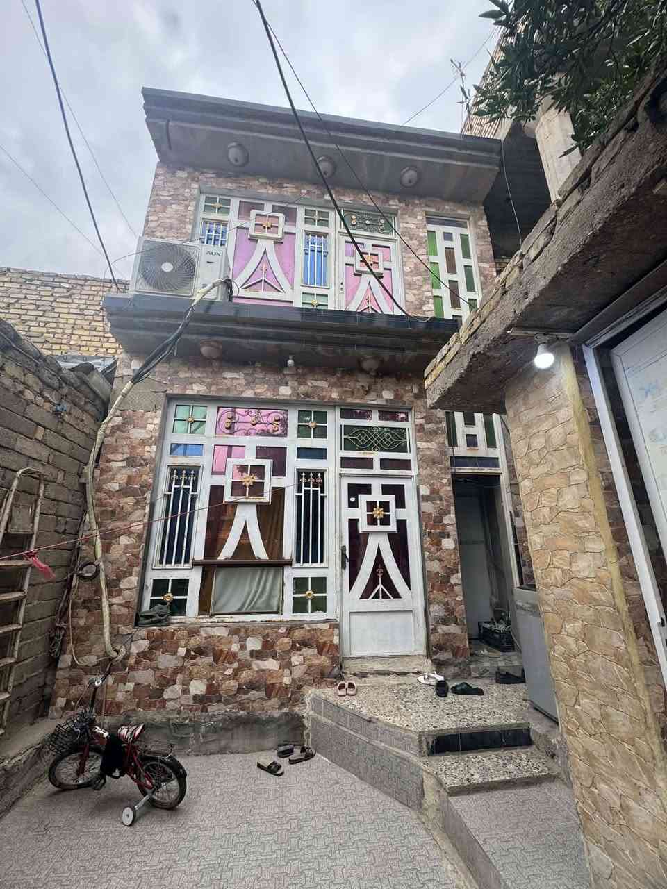 مشتمل للبيع في منطقة حي الجهاد محلة السجاد بالقرب من مدرسة الكوثر  مساحة 5*20 بشارع عرض 24 متر الاتصال على الرقم ***********
