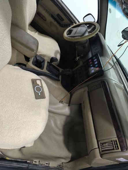 جيب موديل 2000 مةكينة بةتة شةش بستؤن توماتيك ناوزةرد سعر 46كةلا و توزي مةجال *********** بةس بؤنيدي بؤياخة بي ناوكرتن كةمي كالبونةوةي هةية جوار تايةي لؤكي لةزيرة بةناوي خؤمانةوةية بةشةرتي تحويل غةرامة مةكينة كير لةكةلارم دكوك
