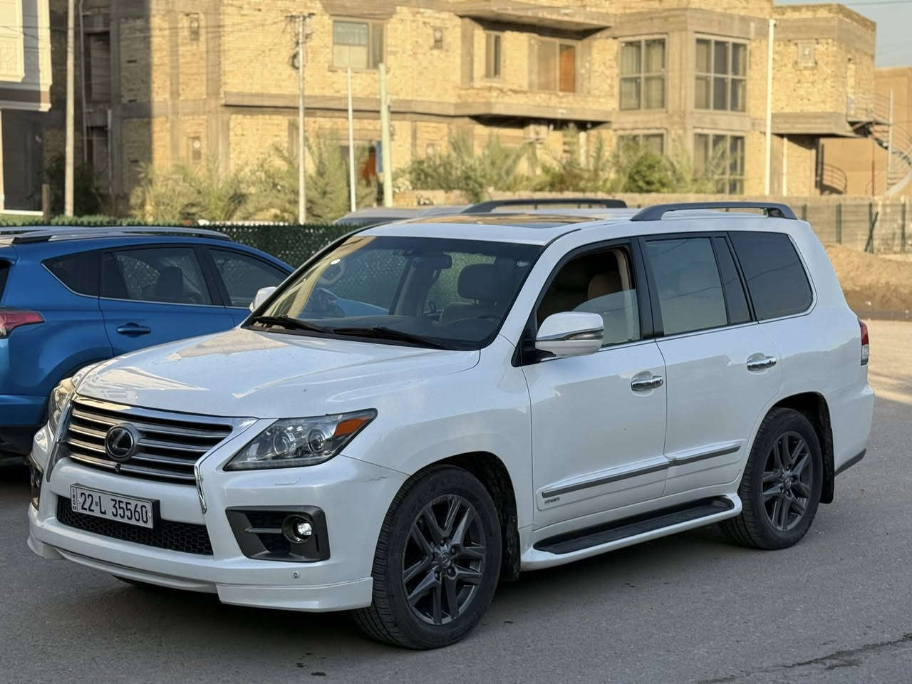 لكزس570XL للبيع 🌟
(ارخص لكزس بسوك)
موديـل 2014
ماشية 160km
خليجي فطيم
بدون صبغ سياره وسونار ب صور
مواصفات السيارة 
سقف سلايد ، كشن جلد  داخل بيجي شاشات ديفيدي 3 ، 
كشنات تدفئه وتبريد  حتى كشنات خلفي كهربائي .
خمس كامرات ، رادار  مسار شارع  ، دبل جوب كهربائي  . 
دبل اكسل ، مانع تزحلق ، حساسات امامي والخلفي  . 
مرايات كهربائي  ، كشنات خزن وميموري ، لايتات زينون بلاد ، 
مع كثير من مواصفات اخری 
سيارة جاهزه ونظيفه جدا
السعر : 389 ورقة💵
مكان : بغداد زيونة📍
رقم : ***********☎️☎️
