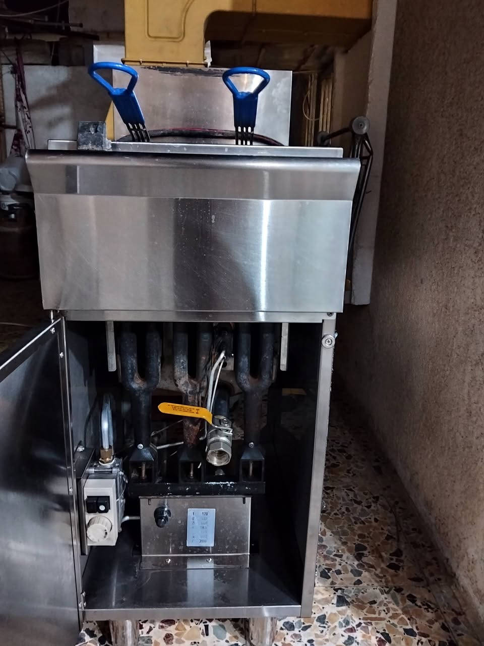قلايه للبيع نظيفة كلش ثلاث مدافع


**إذا كنت صاحب هذا الإعلان وتريد حذفه لأي سبب، رجاءا أرسل رسالة إلى الدعم الفني**