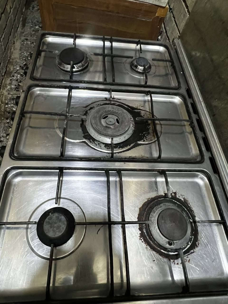 طباخ شغال ونظيف بس عين وحده ماتشتغل الفرن شغال كله مثل مااوضح بلصوره 150 اريده كاونتر متر وربع مرمر نظيف اريده 50 مكاني نهايهحي عامل قريب على مول الباقر


**إذا كنت صاحب هذا الإعلان وتريد حذفه لأي سبب، رجاءا أرسل رسالة إلى الدعم الفني**