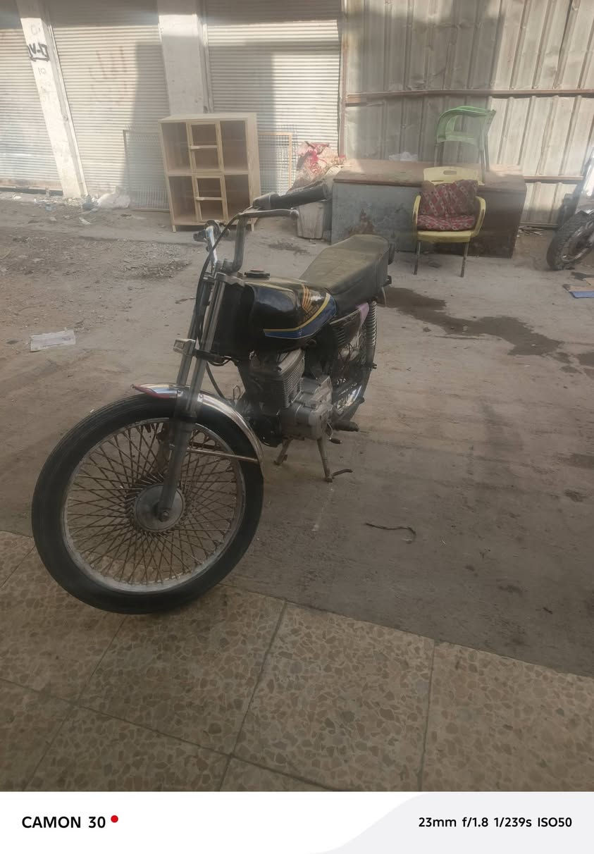 السلام عليكم دراجه اربعه قير كلك سعر 200 مكان نجف رقم الهاتف***********
