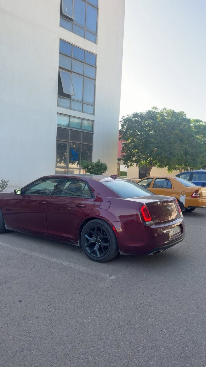 كرايسلر 300 S
300 S 
موديل 2021
دخول ضباط 
ماشيه 42 الف ميل 
حادث جانبي مثل ما موضح والبابين مبدلات بلادي 
ويل 20  تاير جديد 
منظومه زينون كامله 
السياره كلش نظيفه 
رقم بغداد 
العنوان بغداد الدوره 
***********
