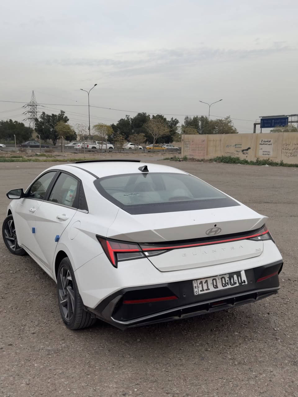 السلام عليكم
للبيع هيونداي النترا خليجي الشركة الدولية  2025 محرك 2000 دوش ماشية 35 الف كيلو 
السيارة كفالة عامة عدا طخة بالباب عكس السايق 
السيارة فول مواصفات 
🔷 المواصفات :- 
1- فتحة سقف 
2- شاشة + گيچات ديجيتال 
3- مود درايف 4 انظمة قيادة ( نورمال + ايكو + سبورت + سمارت )
4- كامرة خلفية 
5- حساسات امامي خلفي 
6- قطعتين تبريد 
7- شاحن لاسلكي 
8- لايتات امامية Led 
9- بك لايت Led متصل 
10- مرايات شفط + اشارة بالمري 
11- نظام ترحيب عند التشغيل
12- تايرات 5 ويل كب 
13- دخول ذكي السايق والراكب 
14- بصمة تشغيل
15- تشغيل عن بعد
16- فول تحكمات ستيرن + مثبت سرعة 

السيارة ماشاء الله ترايها شرطط زيرو تبريد ثلج ❄️ السيارة باسمي شرط سنوية 2030 هزة  كلة جديد ارقام بغداد الدولي تحويل ثاني يوم 
السعر 185 وبيها مجال وماكو 2025 خليجي بهل سعر
للتواصل *********** متوفر واتساب
