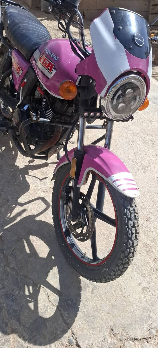 سلام عليكم دراجه دايوان موديل 24 مكان ديالئ الخالص السعر مليون وربعميه وخمسين 1450 ومي مجال اوراق كامله الرقم ***********
