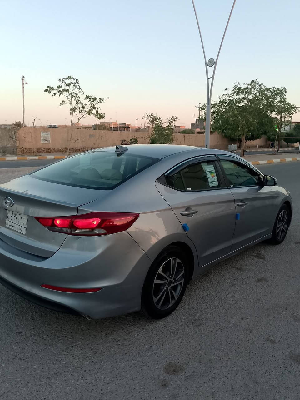 النترا 2017 امريكي رقم بغداد بيه صبغ الجاملغ الخلفي فقط والباقي مكفول ليبل واحد السياره محركه 2000 مفتوح بس جديد لاتنقيص ولاتبخير ولاصوت السعر 107 وبي مجال حق الجيه وسعره جدآ مناسب للاستفسار على *********** 
مكاني الانبار هيت زوية البونمر
