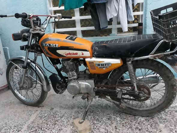 دراجة اربعة كير للبيع أوراق أصولية محرك شغال عوزها ترتيبات كهربائية بسعر ٤٠٠وفيها مجال   ***********
