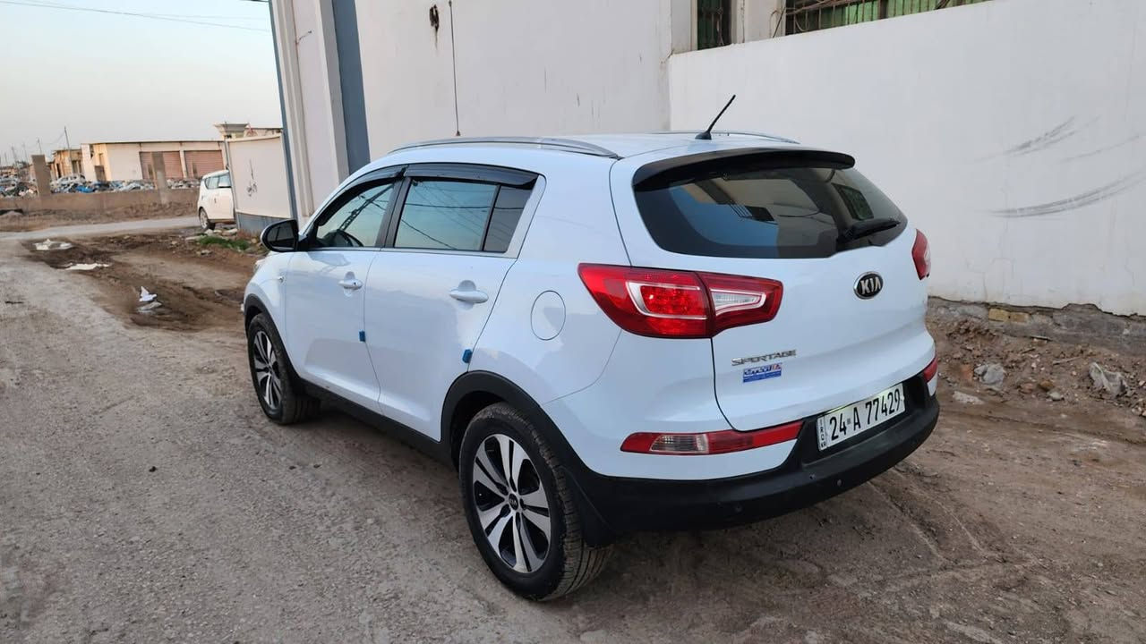 السلام عليكم
للبيع سبورتج 2014وارد خليجي
 كفاله عامه لا صبغ ولا فتح ولا تبديل ولسونار مرفق بلمنشور 
رقم ادهوك سنويه ورقم وهزه جديد
محرك 2000دوش مكفول 
كير اوتو عادي 6نمر مكفول 
موصفات السياره 
ارباكات سليمه 
شاشه تاب اندرويد 
كامره خلفيه دواره 
حساسات خلفيه اصل 
هيترات مري 
بجم زنون 
ويل كب اكروم 
نضام ايكو مكثف بانزين 
مري شفط
وباقي الموصفات معروفه 
حداديه مسويه جديده 
السياره جاهزه من كلشي ماناقصه اي شي 
مكان السياره بابل 
السعر 158
***********
