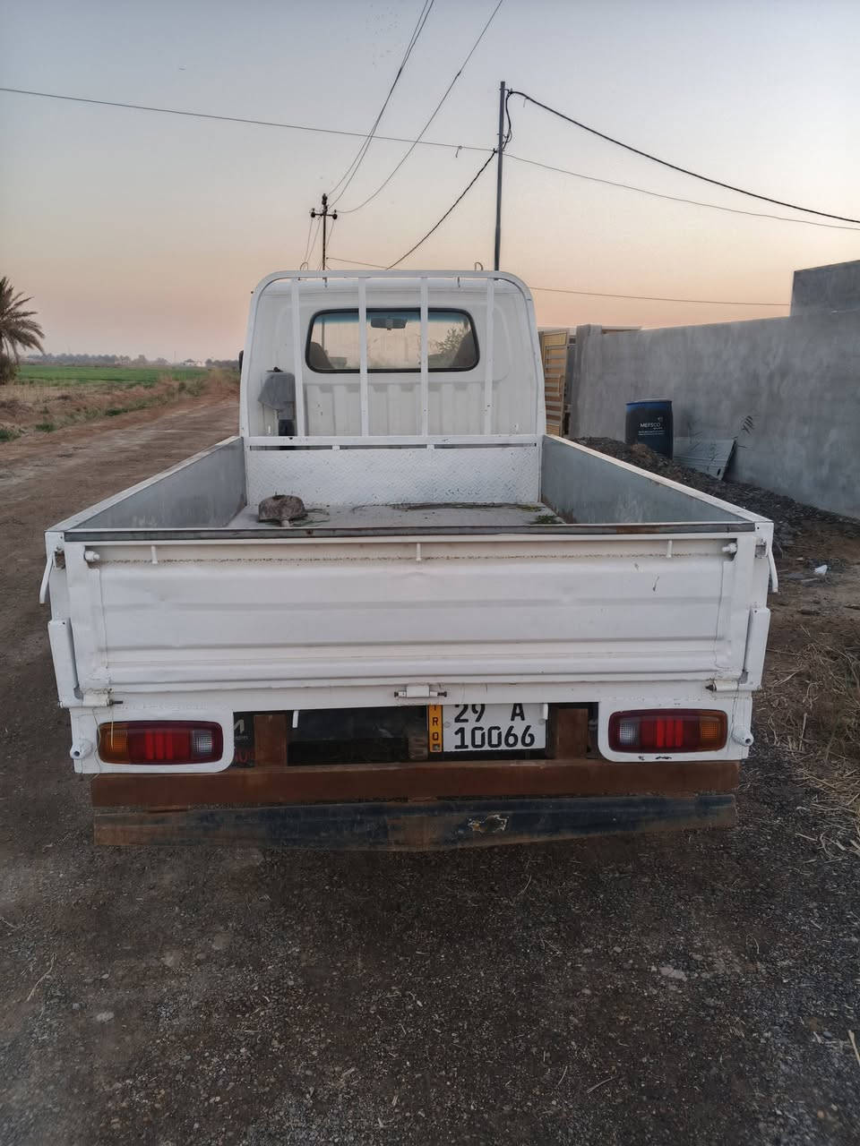 السلام عليكم كيه وفونتيرة  موديل 97 مكينة خير من الله لا صرف ولا بخار  السنوية 29  السيارة بسمي المكان الصويرة حفرية الرقم. *********** السعر 50
