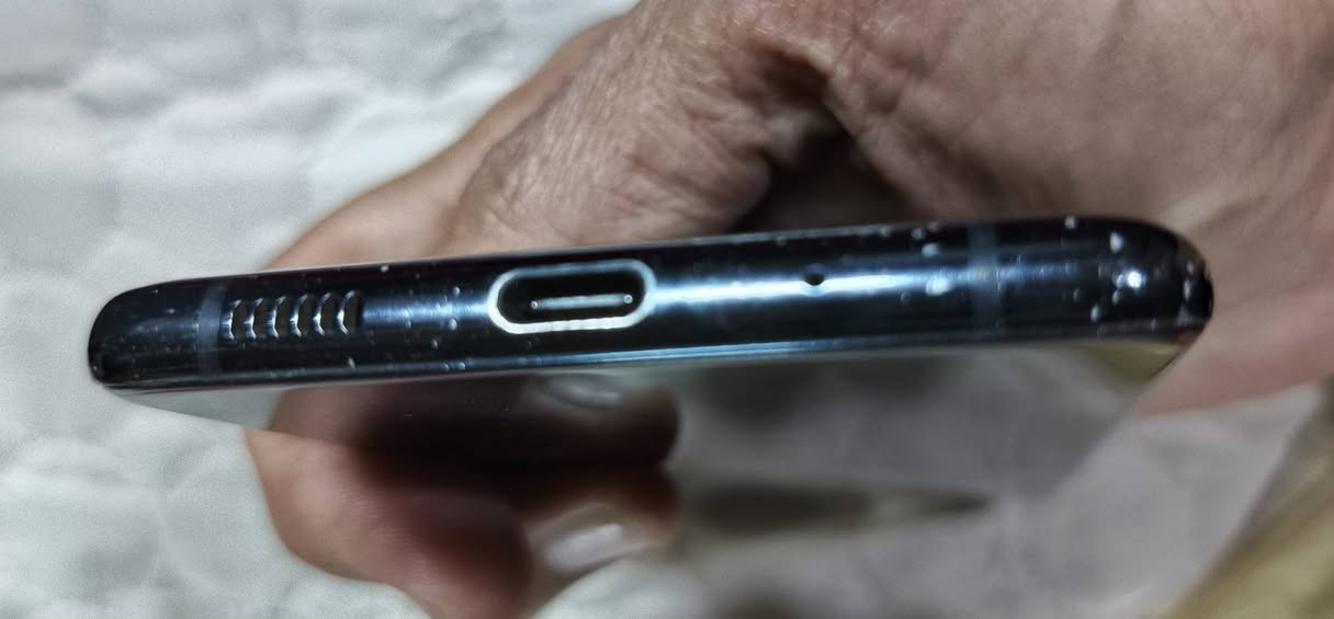سامسونك S20plus 5G
2ذاكرة 128
رام 8+8
المعالج: Exynos 990 ثماني النواة تكنولوجيا 7 نانو
البطارية: 4500 مللي أمبير
التصوير يدعم دقة ال 8K
الشاشة 120 هيرتز ويدعم الجيل الخامس 5G
مستشعر البصمة اسفل شاشه مع بصمة الوجه 
الهاتف مقاوم للماء والغبار بمعيار IP68 (مقاومة الماء تصل الى 1.5 متر و30 دقيقة تحت الماء)
تظافة كدام العين نظيف الجهاز
بدون ملحقات
بسعر 190 بي مجال مال جيتك
شراي تعال خاص


**إذا كنت صاحب هذا الإعلان وتريد حذفه لأي سبب، رجاءا أرسل رسالة إلى الدعم الفني**