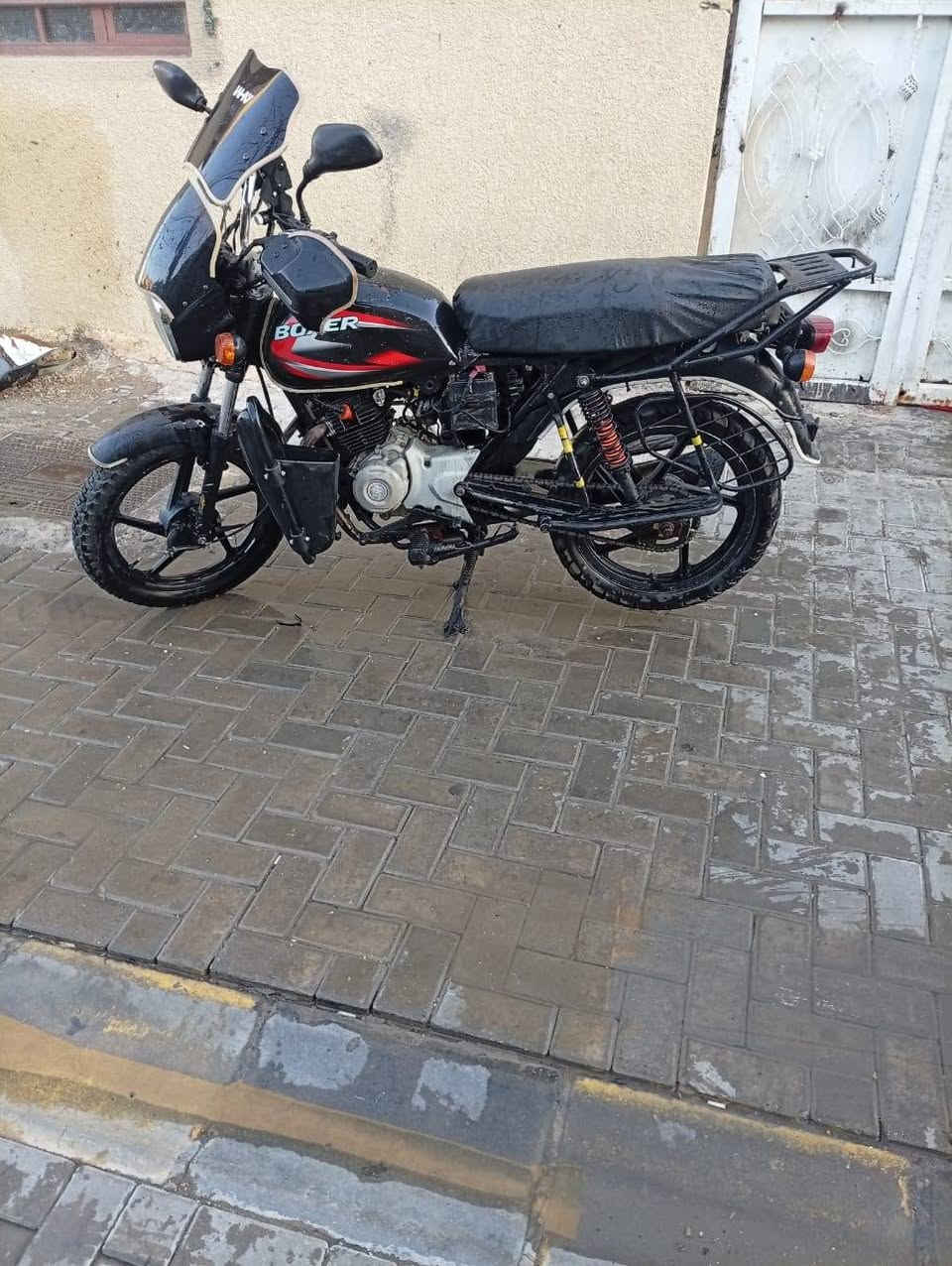 السلام عليكم بوكسر ٢١ بدون الدراجه مجفته جديد وكله اصلي تجي وتشوف السعر 750 وبيه مجال العنوان بغداد البلديات رقمي ***********
