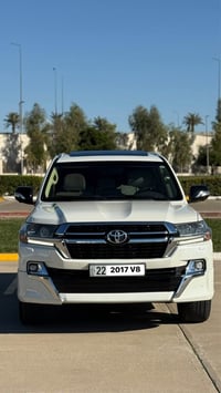 لاندكروز GXR • V8 • ١٣٣ الف كم