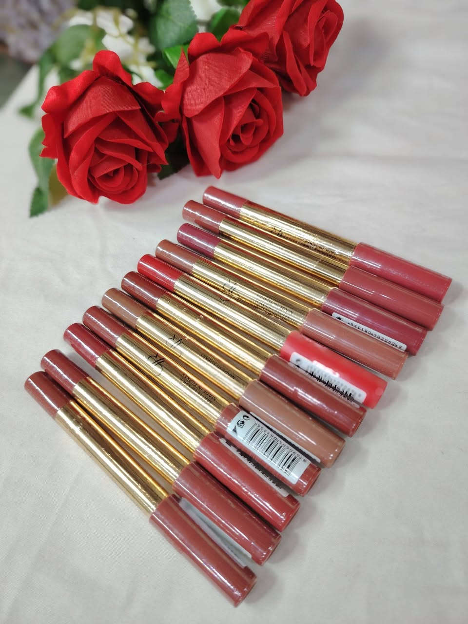 اقلام حمره كريمي الوان شتائيه 
سعر القطعه 2 فقط
سارعوا بالحجز دايركت او واتساب ***********
