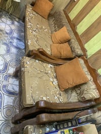 تخم كامل قنفتين وثلاث كراسي خشب اصلي  عنوان بغداد الحرية ٠٧٧٠٠٦٩٦٩٠٥