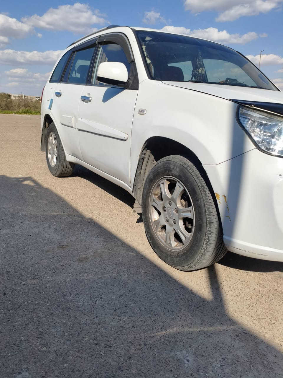 السلام عليكم من رخصة الادمنية المحترمين 
للبيع شيري تيكو ٢٠١٣ بغداد ماشية ١٥٠ الف كم جاهزه مابيها حادث تبريد شغال راديترات جدد كهربائيات شغالة تخم تاير بيها قطعتين صغيره بارد بدون صبغ و معجون شرط تحويل كير كهربائي جيد جدا ومكينه نظيفة السعر    ٥٣ $ وبيها مجال قليل للاستفسار *********** / *********** مكان بغداد واسف للاطاله
