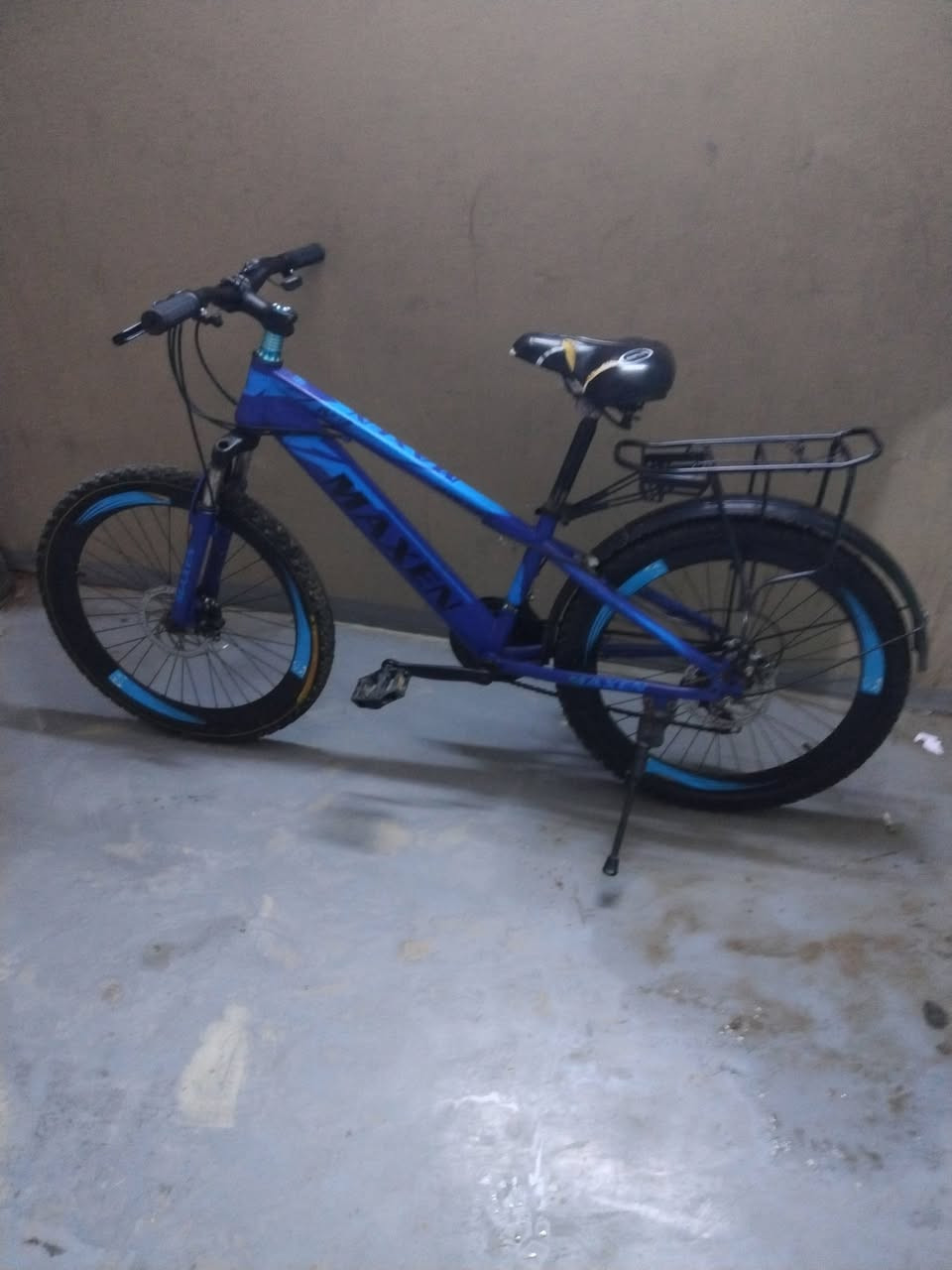 السلام عليكم البيع مكاني بسماية ثنينهن رايدهن( 100)         ***********
