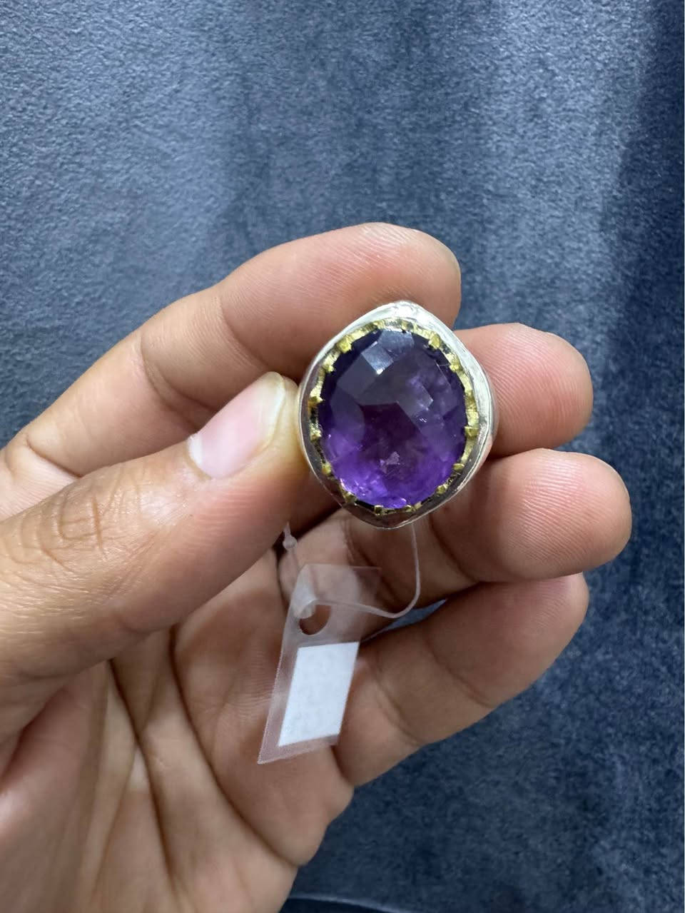 اللهم صل على محمد وال محمد 
خاتم جمشت ارجواني افريقي
تراش ليزر قطعه في منتهى الجمال
مع شهاده تعريفيه مصاغ يدوي
فضه عيار 925 مقاس الخاتم 23/24
يوجد توصيل جميع محافضات العراق⁩ البصرة, العراق


**إذا كنت صاحب هذا الإعلان وتريد حذفه لأي سبب، رجاءا أرسل رسالة إلى الدعم الفني**