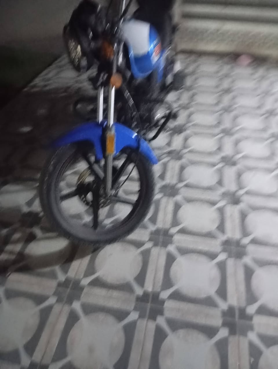 سلام عليكم درتجه دايون موديل 21 دراجه نضيفه خير من الله من دوام للبيت اوراق اصولي اكفلك مكينه وشاثي من ضربه دراجه ابيك دسكات كهربائيات كله شغاله بيه جها انذار وتشغل عن بعد   خير من الله السعر مليون 200 وبيه مجال الرقم *********** متواجد 24 ساعه واتساب ***********
