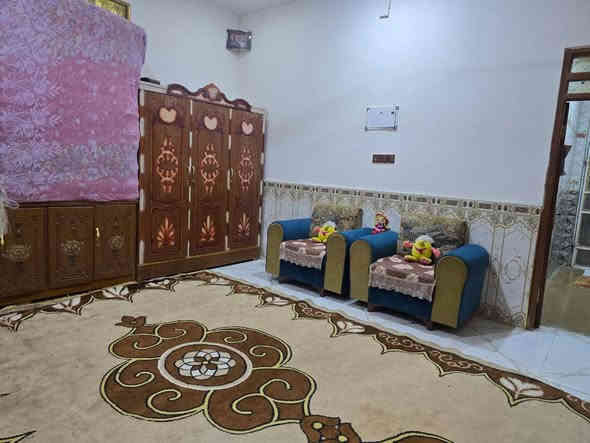 بيت طابو للبيع مساحته ١٦٥م يتكون من ديوانيه وصاله وغرفتين ومطبخ وحمام ومنور داخلي وصحيات والبيتونه جبيره ع كد صاله العنوان الناصريه بالفضليه قرب الشارع المحطه سعره ١٠٠ وبيه مجال شراي يتصل ***********
