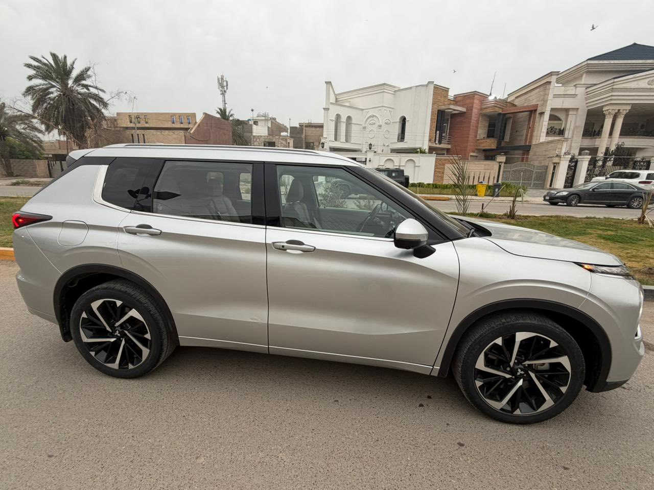 السلام عليكم 
للبيع اوتلاندر 2023 وارد امريكي 
رقم بغداد 
عداد ديجتال
حادثها جاملغ وبنيد
داخل بيجي 
السعر جوه السوك ب160 
مكانها بغداد 
للاستفسار ***********
