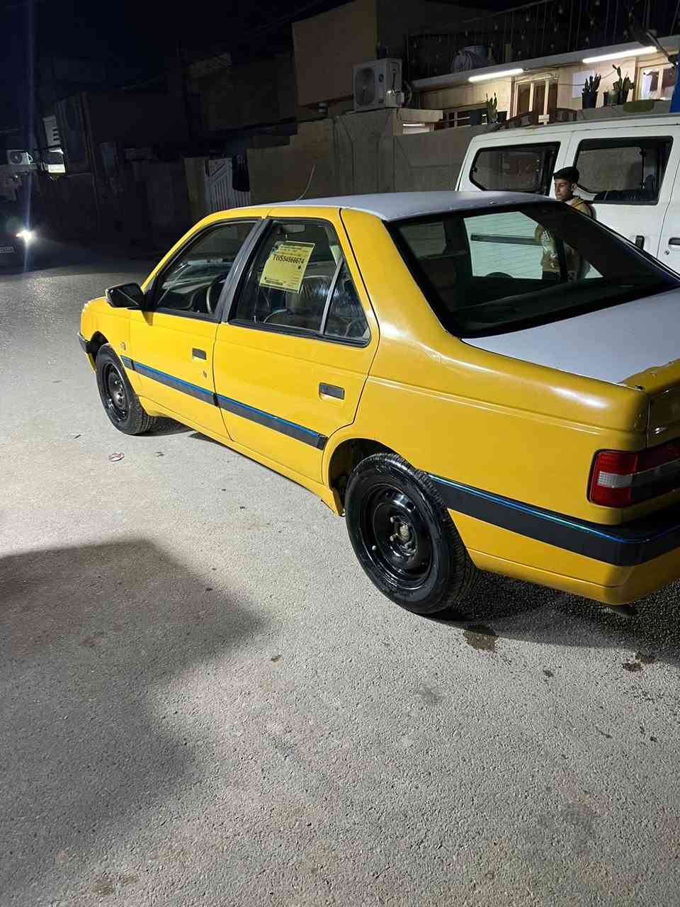 السلام عليكم 
بيجو 2015للبيع سياره نضيفه ماناقصه شي 
عليه غرامات ينزلن من سعر السياره 
مابيه اي ضربه سياره خير من الله مابيه نقص 
السعر 35 وبيه مجال قليل مكان السياره الامين الثانيه 
***********
