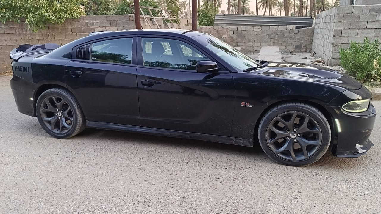 جارجر هيمي 2019 بوليسيه كير تعليك   بيهة منضومه غاز محرك بي صوت بطاله وتبخير  بس سياره تمشي ما واكفه السعر 143 ورقه وبيهة مجال  مكان السياره بغداد الدورة ***********
