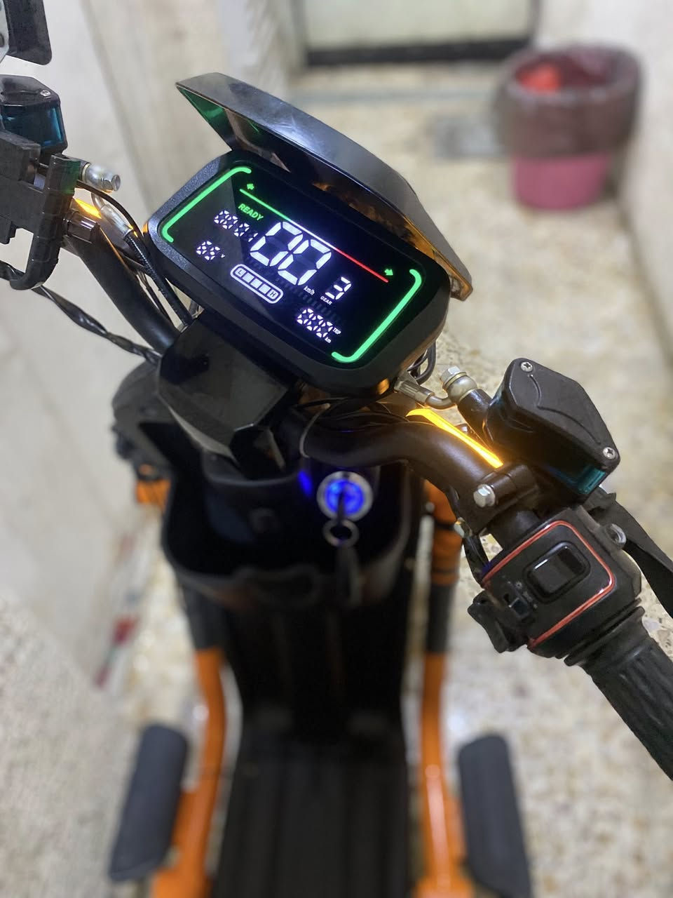 سلام عليكم دراجه البيع الدراجه جديده بطاريات بعدهن بل جيس ملف مالهه الف دراجه بلاديه سعر 450 و بيهه مجال الي يحب يراسلني عله هاذه رقم واتساب ***********
