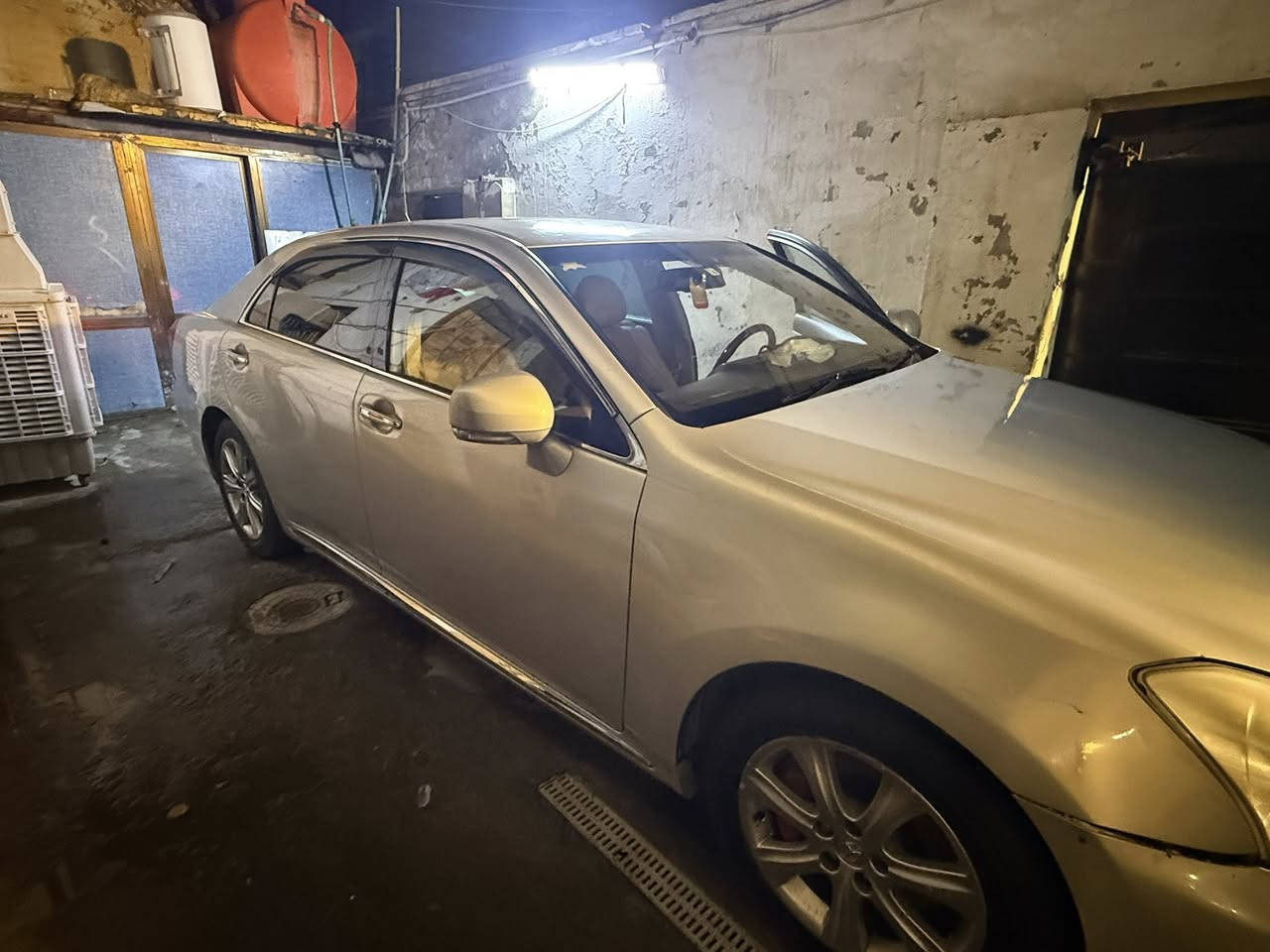 السلام عليكم
ماجستا 2010 رقم انبار اصولي تحويل مباشر سنوية ما ساقطه 2027
فول مواصفات ماعدا الفتحة بردات كشن كهرباء 
كروز سرعه تحكمات بصمه ابواب وتشغيل صندوق كهرباء 
دبلات كهرباء منظومة بريك محور شاهينه 
8 سلندر 
بيها كص قماره 
سياره كير ومحرك وتبريد جاهزات 
نقصها فقط الصدر 
للبيع او المراوس باقل مكاني بغداد حي العامل 
السعر / 135 $
***********
