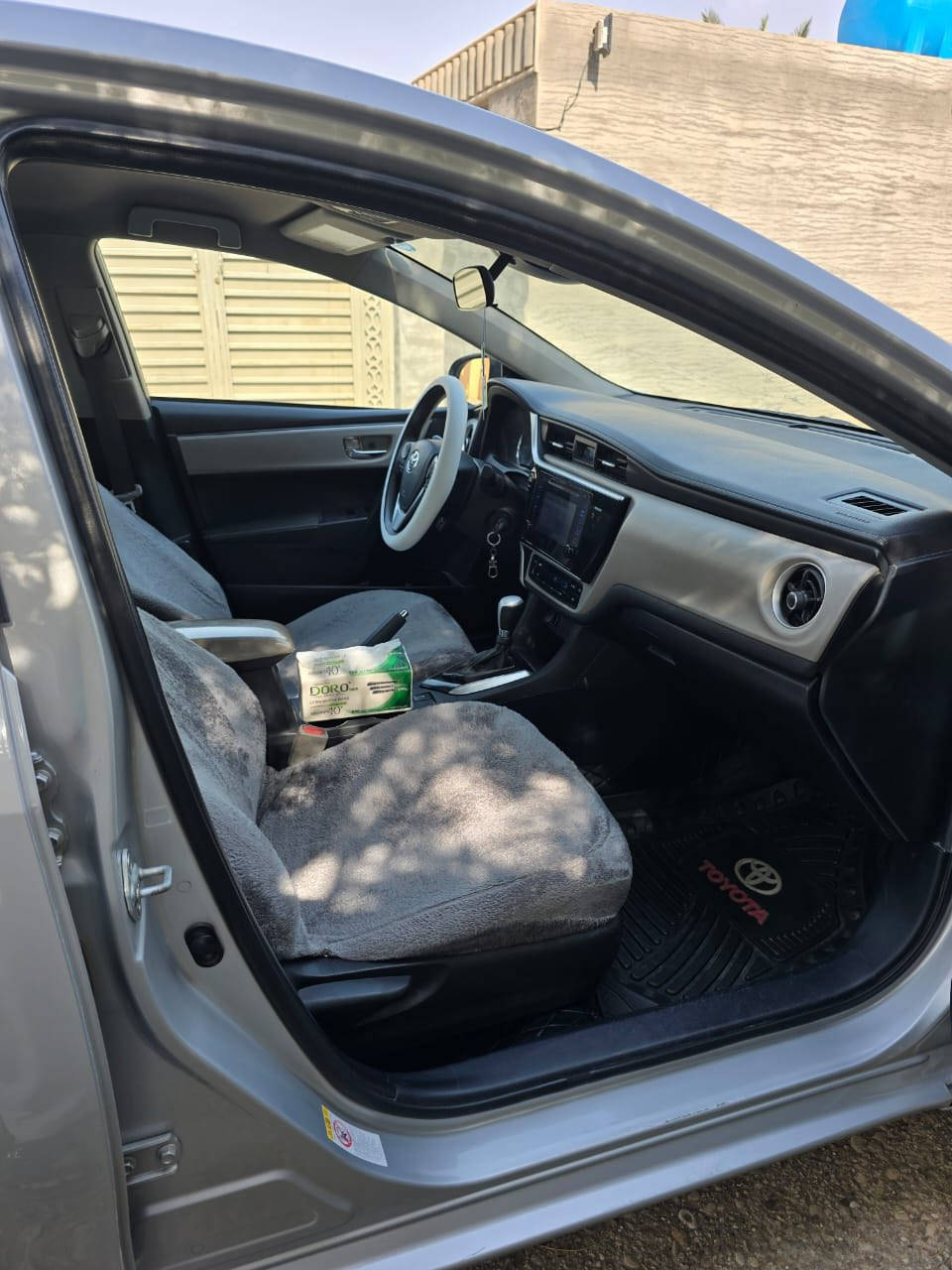 السلام عليكم
للبيع كورلا 2017 وارد امريكي كلين بدون ضربة وصبغ بجم كبس مكفول مواصفات LE معروف تحكمات ستيرن شاشة كبير مثبت سرعة تحديد مسار رادار امامي كير ومحرك مامفتوح بشرط ماشية 235 ميل رقم وسنوية جديد رقم سليمانية بسمي 
العنوان :ديالى-سد حمرين
الرقم : ‭0770 502 9201‬
