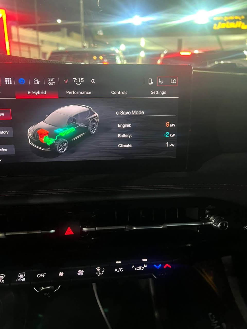 بعد التحيه والسلام 

🔥 للبيع او المراوس– دودج هورنت R/T موديل 2024 🔥

💎 سيارة رياضية هجينة (Plug-in Hybrid) تجمع بين القوة، الأداء، والاقتصاد في استهلاك الوقود.

✅ المواصفات:
• موديل: 2024
• الفئة: R/T
• محرك 4سلندر + محرك كهربائي (Plug-in Hybrid)
• قوة 288 حصان
• دفع رباعي AWD
• ناقل حركة أوتوماتيك 6 سرعات
• ممشى: 66
• اللون الخارجي: ابيض
• الداخلية: أسود

🌟 المواصفات :
• شاشة عدادات رقمية 12.3 إنش
• شاشة معلومات وترفيه 10.25 إنش
• Apple CarPlay وAndroid Auto لاسلكي
• تشغيل بصمة مع مفتاح ذكي
• مثبت سرعة متكيف (Adaptive Cruise Control)
• تحذير مغادرة المسار مع المساعدة على البقاء داخله
• مراقبة النقطة العمياء
• نظام الكبح التلقائي للطوارئ
• كاميرا خلفية
• حساسات اصطفاف
• مكيف أوتوماتيك ثنائي المناطق
• مقاعد رياضية
• أنظمة قيادة متعددة (Hybrid / Electric / Sport / E-Save)
• نظام PowerShot لزيادة الأداء عند التسارع
• مصابيح LED كاملة
• جنوط رياضية ألمنيوم

📌 حالة السيارة:
✔️ فقط جاملغ ايمن 
✔️ السيارة جاهزة ولا تحتاج أي مصروف.

📄 سعرهاب(170) 

رقمي ***********
