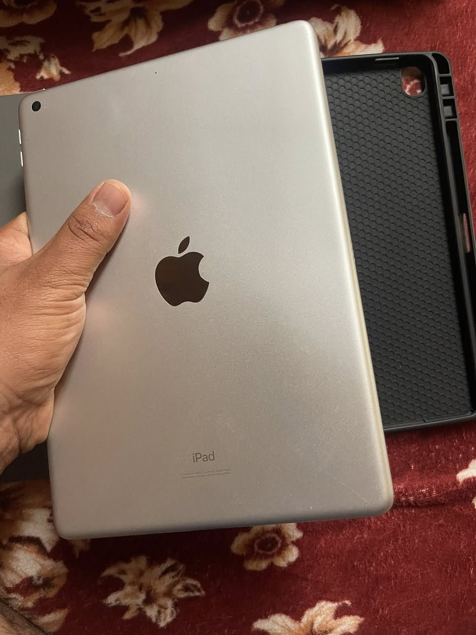 ايباد 9 
ذاكره 64 
نموذج m
جهاز نضيف اخو الجديد مامفوتوح بي برغي شرط الفحص
كارتونه ويا+كفر حمايه اصلي 
السعر 260 الف وبي مجال  
مكاني ديالى كنعان
***********
