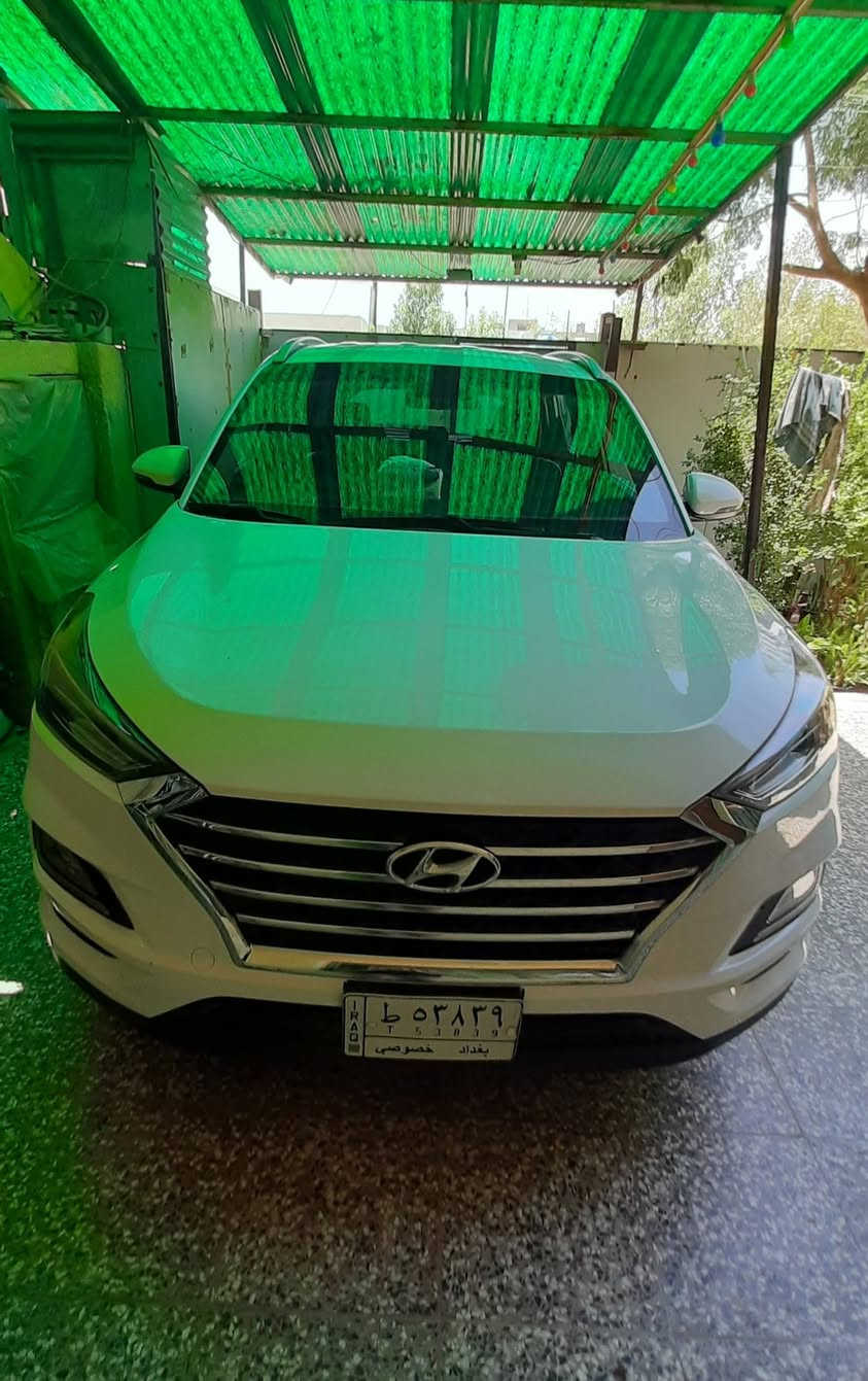 توسان ٢٠ للبيع شركة الكاصد ٥ عدسات بصمة كامرة وحساسات أمامي خلفي بلادي ماشية ٥٣ بيها بنيد مبدل ورصعة في باب الصندوق السعر  ١٨٥ للإستفسار الاتصال *********** المكان بغداد الامين الثانية
