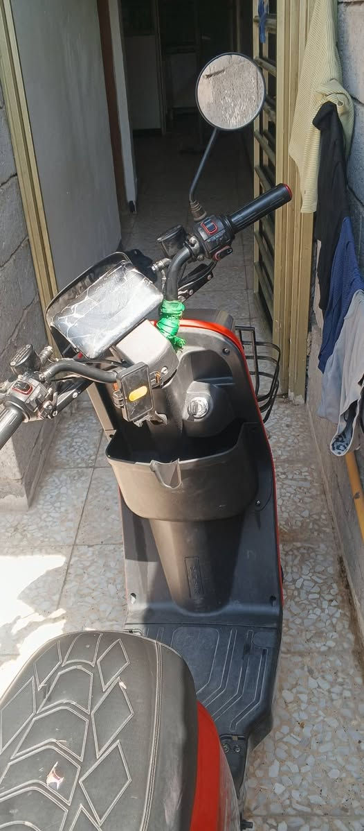 بيع دراجه شحن بطاريات جديده تايرات جدد سعر 350الف اتصل *********** المكان بوب الشام
