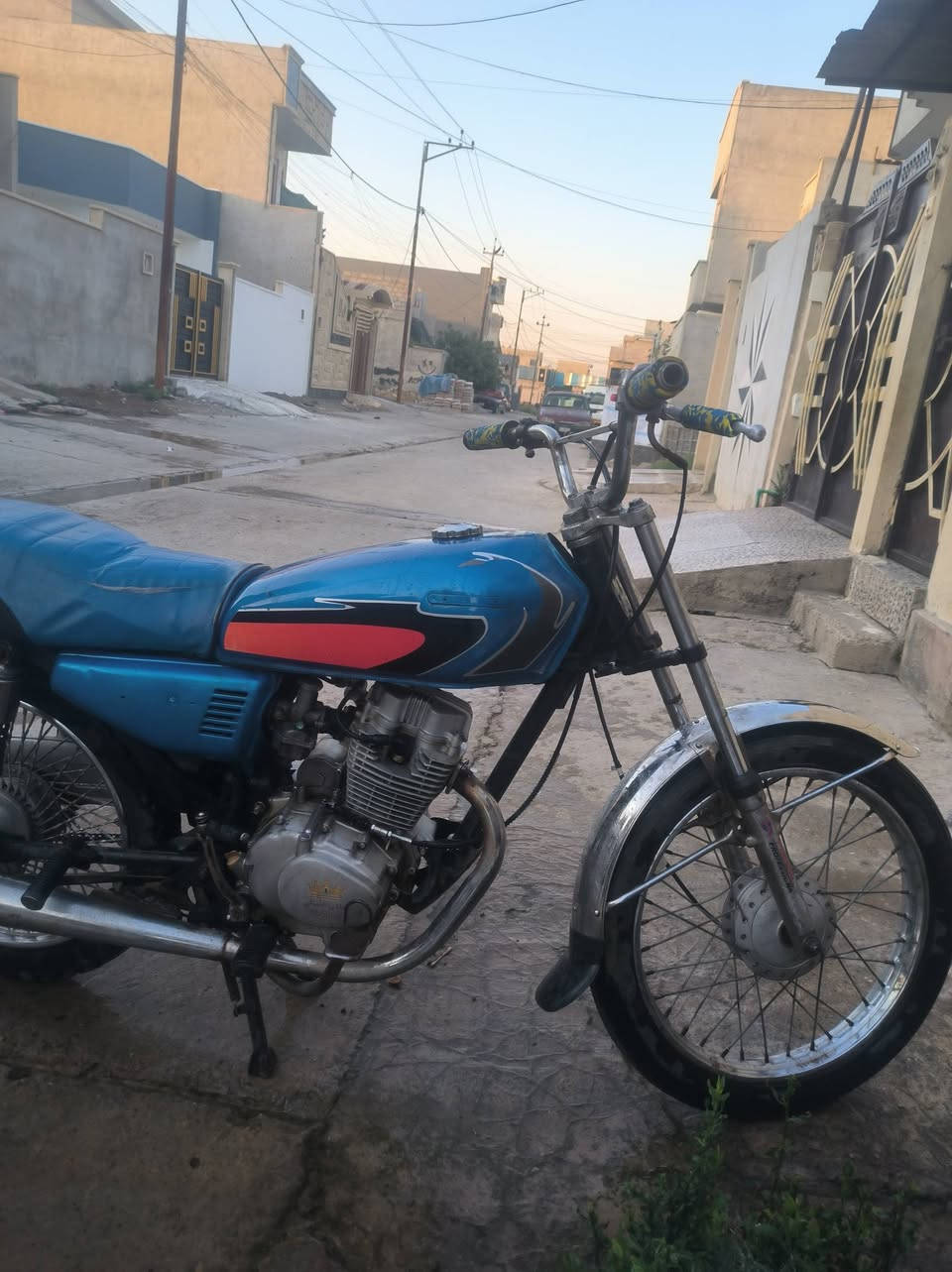 هلا والله شبابنه الطيبة دراجه عيناتي خمس تسعات دبلات جديد مال تايكر مكينه نضيفه وخرسه كزوز كتم هندر واحد شرط ماطور مال روحه وجيه كيرو دوار يعني مثل البطح الواحد لي كدام ولباقي لي ورا النمرات السعر240وبي مجال للطيبين اني بيع ولشراي يتصل***********
