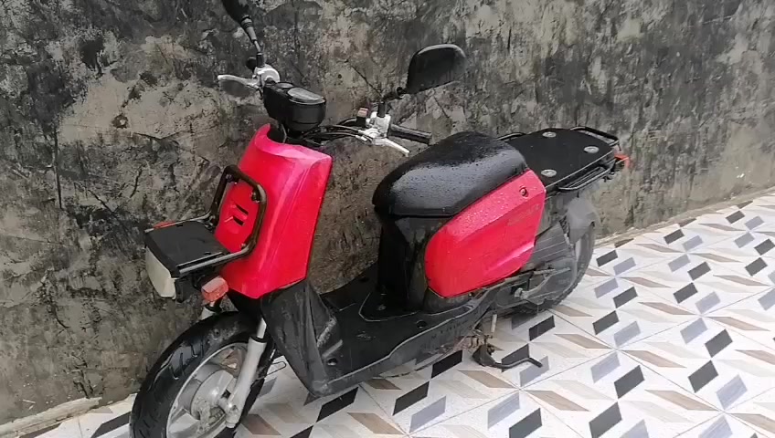 دراجة بيكم نوزل طافية دراجة الباقي كامل مكان بعقوبة السعر ٣٠٠ للاتصال ***********
