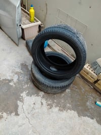 للبيع زوج تايرات ١٧ ٢٢٥ ٤٥ نظيفات مابيهن جغدة السعر ٤٠ الف نهائي مكاني...