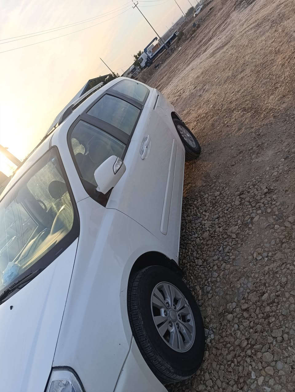 سلام عليكم عندي كية كرنفال 2014 رقم اربيل دولي بسمي سيارة جاهزة من تخم تاير حدادية حلوة كير محرك مكفولات فول موصفات ماعدة بيبان مو كهرباء سونار مرفق بل منشور سعر 157 وبيها مجال  ستفسار على هاذة رقم ***********
