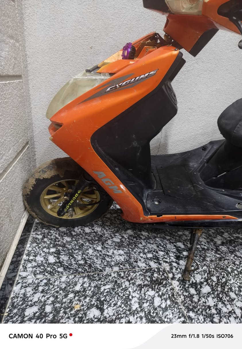 اسلام عليكم للبيع
دراجه لسكنس صيني حديث  دراجه كلشي يشتغل بيه سلف كهربائيات كامله مكمله دراجه صوته ناعم خير من الله فقط عوزه بلك + تنضيف كا بريته فقط أنه ما فارغ جا سويته سعر ١٧٥ مكاني بصره قضاء المدينه هاذه رقمي *********** شراي بيه خير ويدللل
