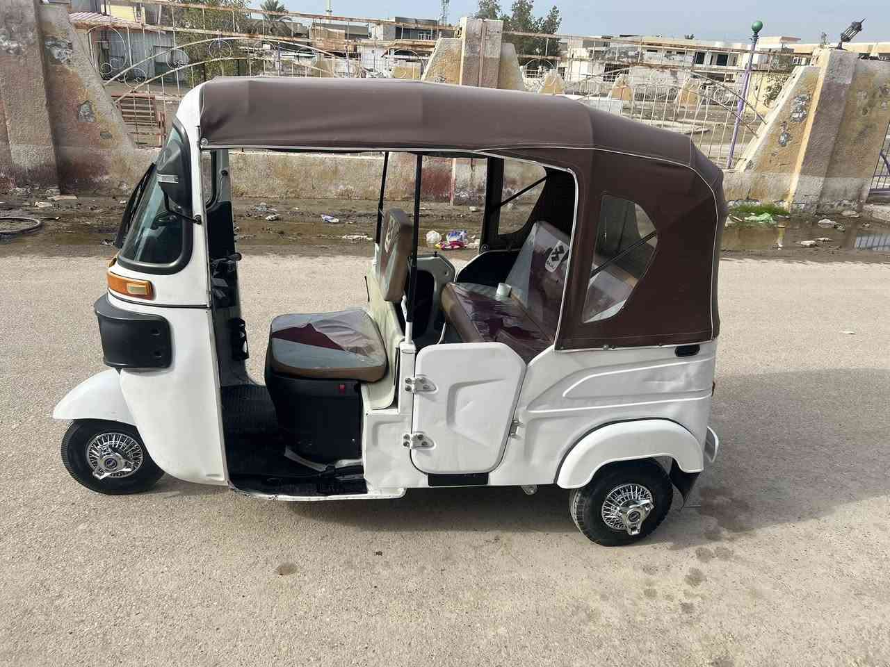 السلام عليكم تكتك موديل 21 شهر 11 تكتك خير من الله لاتنقيص ولا تبخير بس الدوسه يم الجاملغات تكتك رقم وسنويه 
السعر 7600 بيهه مجال للشراي مكان ديالى هبهب 
الهاتف ***********
