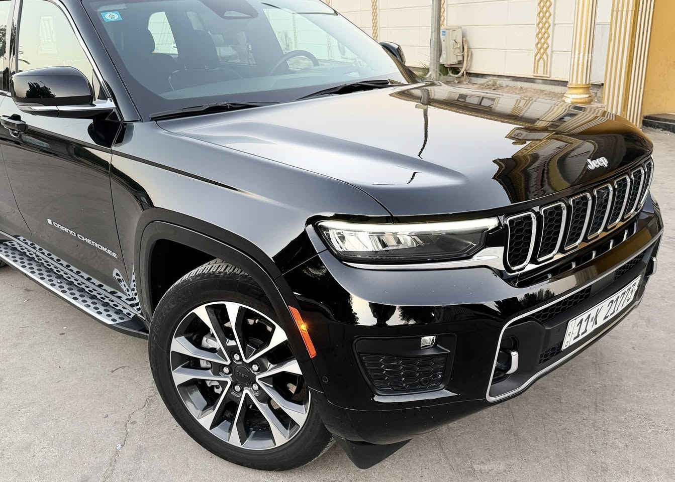 سلام عليكم 
جيب اوفر لاند موديل 2024 خليجية وكالة هارلم ام ضمان
ماشية 35 الف 
مكفولة كفالة عامه ماعده سحبة PDR بنهايه البنيد والجاملغ 
على اقل شبر ثنيهن ممبينات باقي كفاله من كلشي 
سونار مرفق معة صور ،  رقم بغداد الجديد بأسمي تحويل مباشر
محرك كير كفالة على وضع الشركة - سبيرها عدتها ارضياتها بعده بالجيس 

سعرها 45,300$ - 453 ورقة وبيها مجال 
مكان السيارة بغداد السيدية استفسار اكثر *********** 

معروفة مواصفات الاوفر لاند فول للاخير 1/1
محرك 6 سلندر 3600 سيارة 5 راكب 
داخل اسود ملكي + اناره محيطية LED دشبول و ابواب متغيرة الوان
جكات - سقف بنوراما - ناضور ليلي حراري - داتا شو 
- مقاعد خزن ميموري لسائق وراكب تدفئه و تبريد و مساج 
كير ماوس - سايد بريك كهرباء - ستيرن كهرباء 
- جنطة كهرباء - كامرات محيطيه 360 - رادارات محيطية 360
سستم صوت الباين - شاشة دجتل + شاشة جبيره تدعم ابل كار بلي
فول تحكمات سترين - انضمه قيادة - اوتو ستارت ستوب -
مانع انزلاق - قيادة ذاتية - تنبية خروج عن المسار - تحديد مسار -
وبعد اهواي مواصفات …
